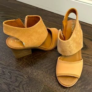 Tom’s leather sandals